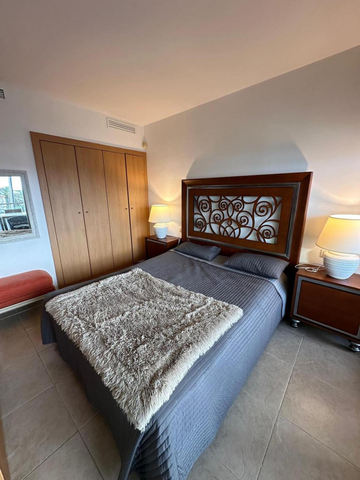 Apartamento En Roses Con Vistas Al Canal Y Piscina Exterior photo