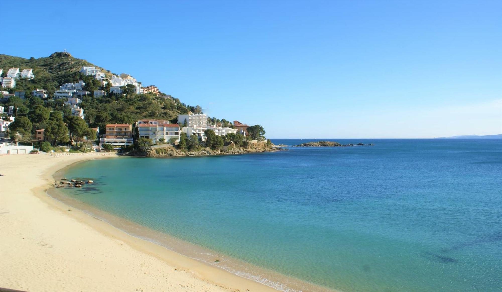 Apartamento En Roses Con Vistas Al Canal Y Piscina Exterior photo